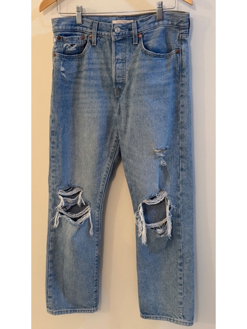 Levi's Premium Wedgie Straight Unisex Jeans Size 30 Light Blue Distressed